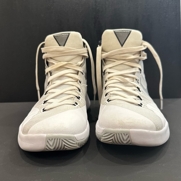 Nike Basketball Shoes - Picture 5 of 8